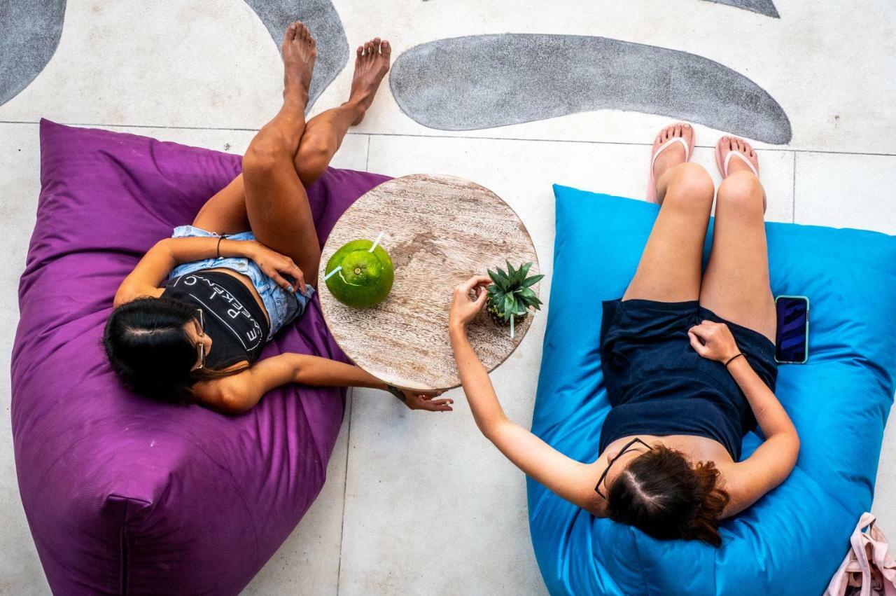 Kuta  Kaniu Capsule Hostel מראה חיצוני תמונה