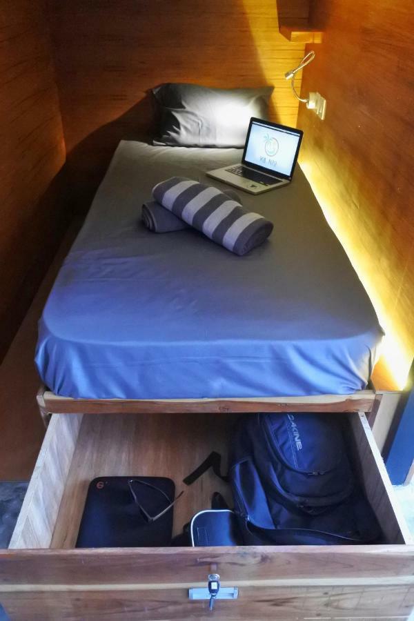Kuta  Kaniu Capsule Hostel מראה חיצוני תמונה